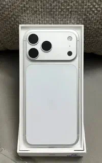 ۱۷ پرو مکس در حد اک