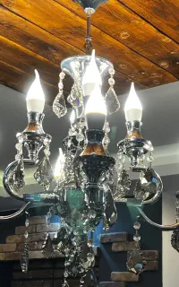 یک عدد لوستر شیک و تمیز