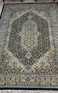 *فرش کوچک و شیک سرمه‌ای**