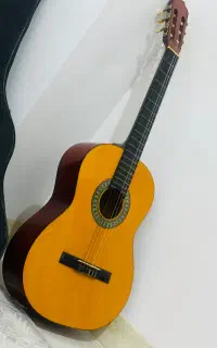 گیتار کلاسیک استارسان در حد نو