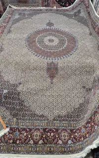فرش دستباف ۱ تخته ۲۴ متری ریزماهی.گالری فرش ایران