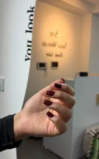 خدمات کاشت ناخن آبیک