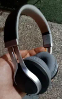گوشی VOCAL v2pro تازه ، سفید رنگ ، با قوطی ،