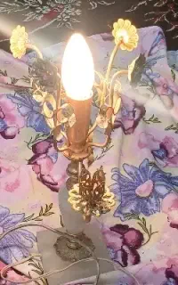 میز تلوزیون و شمعدانی