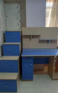 میز تحریر و کتابخونه