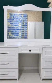 تخت و میز آرایش
