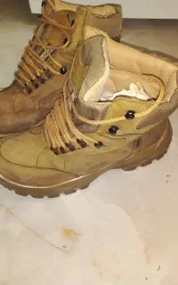 کفش کوهنوردی ضد آب