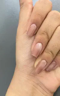 ترمیم ناخون ۴۰۰ کاشت ناخون ۵۵۰ تخفیف گذاشتیم