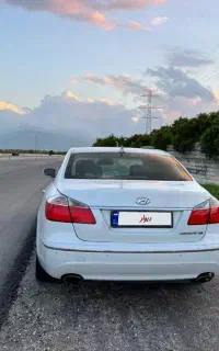 هیوندای جنسیس سدان