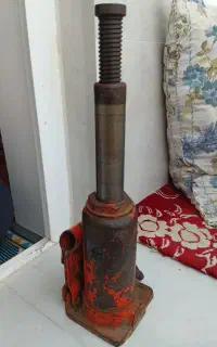 جک خاوری و تراکتوری و ماشین