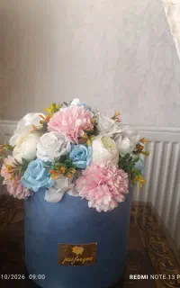 گل وگلدان