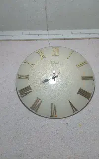 ساعت دیواری