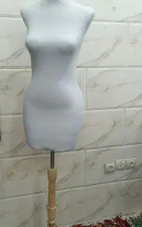 مانکن پایه چوبی