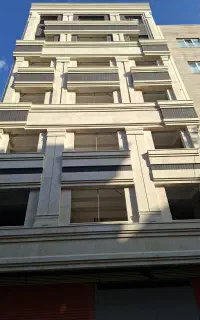 یه کارگر ساده برای نما کاری