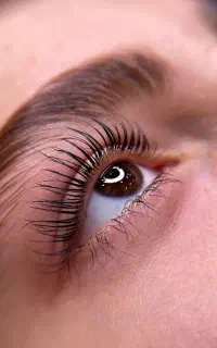 آموزش و خدمات اکستنشن مژه و لیفت ابرو و مژه