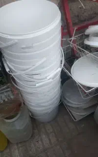 تعدادی سطل پنیر ده کیلو