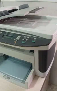 پرینتر چهارکاره لیزری hp1522 سالم و تمیز