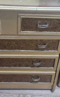 میز پاتختی با دراور و اینه