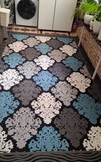 گلیم کاملا سالم وتمیز