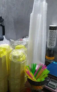 بطری آبمیوه،لیوان،نِی،ظرف و قاشق بستنی،گلاب