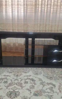 میز تلویزیون شیشه ای