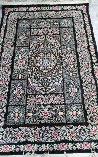 سه فرش تمیز
