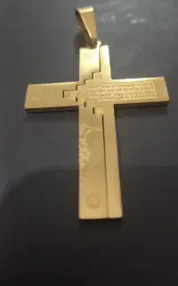 دو عدد پلاک و دسبند.