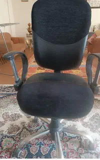 صندلی اداری و کامپیوتر جک دار و ضدتعریق