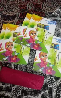 پنج تا دفتر پنجاه برگ با جامدادی
