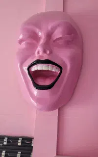 رخ صورتک دیواری