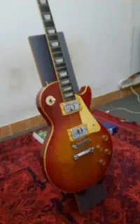 نیازمند درامر برای اجرای زنده راک drum drummer