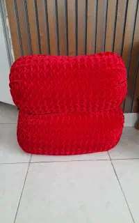 بالشت لوله ای یا مدل سوئیسی