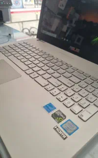 ASUS i7