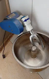 دستگاه همزن خمیر 8 کیلویی