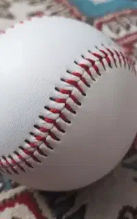 توپ بیسبال و تنیس