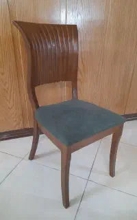 چهار عدد صندلی چوبی