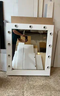 آینه چراغ دار