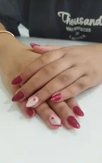 کاشت ناخن  رایگان و ترمیم ناخن