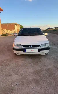 پژو اس ال ایکس ۹۳ سیمی