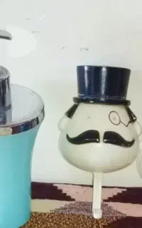 ست جامایع  و دو عدد هولدر و اویز طرح اقای سیبیل
