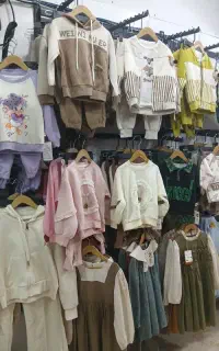 فروش عمده لباس بچه گانه یکجا به علت تغییر صنف