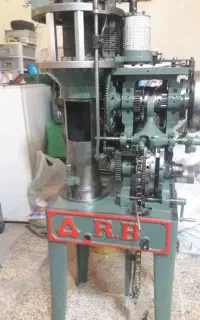 اشتغال کار در خانه با جوراب بافی