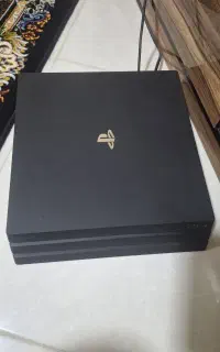 PS4 pro کپی خور با ۴ تا دسته اصل