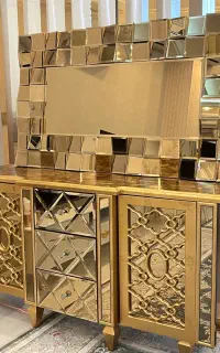 آینه و میز دکوری