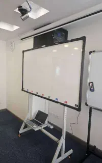 پروژکتور و برد هوشمند