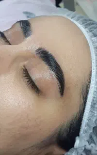اکستنشن و لیفت و لمینت بدون آسیب