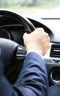 راننده شخصی با خودرو مدل بالا