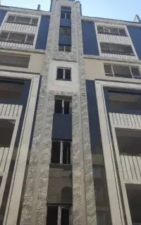 کارگر برای نصب دروپنجرهای upvc
