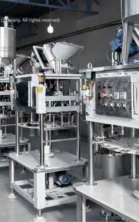 دستگاه پرکن‌لیبل زن‌شیرینگ خط تولید اب مایعات
