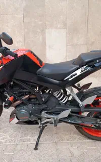 موتورسیکلت کی تی ام دوک200